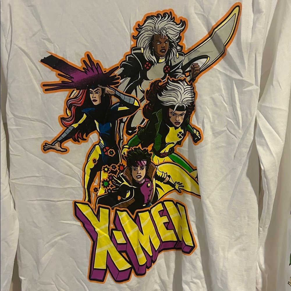 NWT Women of X-Men White Long Sleeve Shirt Sleeve Art Marvel X-Men Size Small